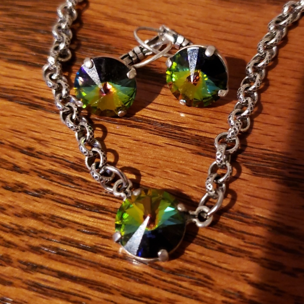 Necklace and earrings